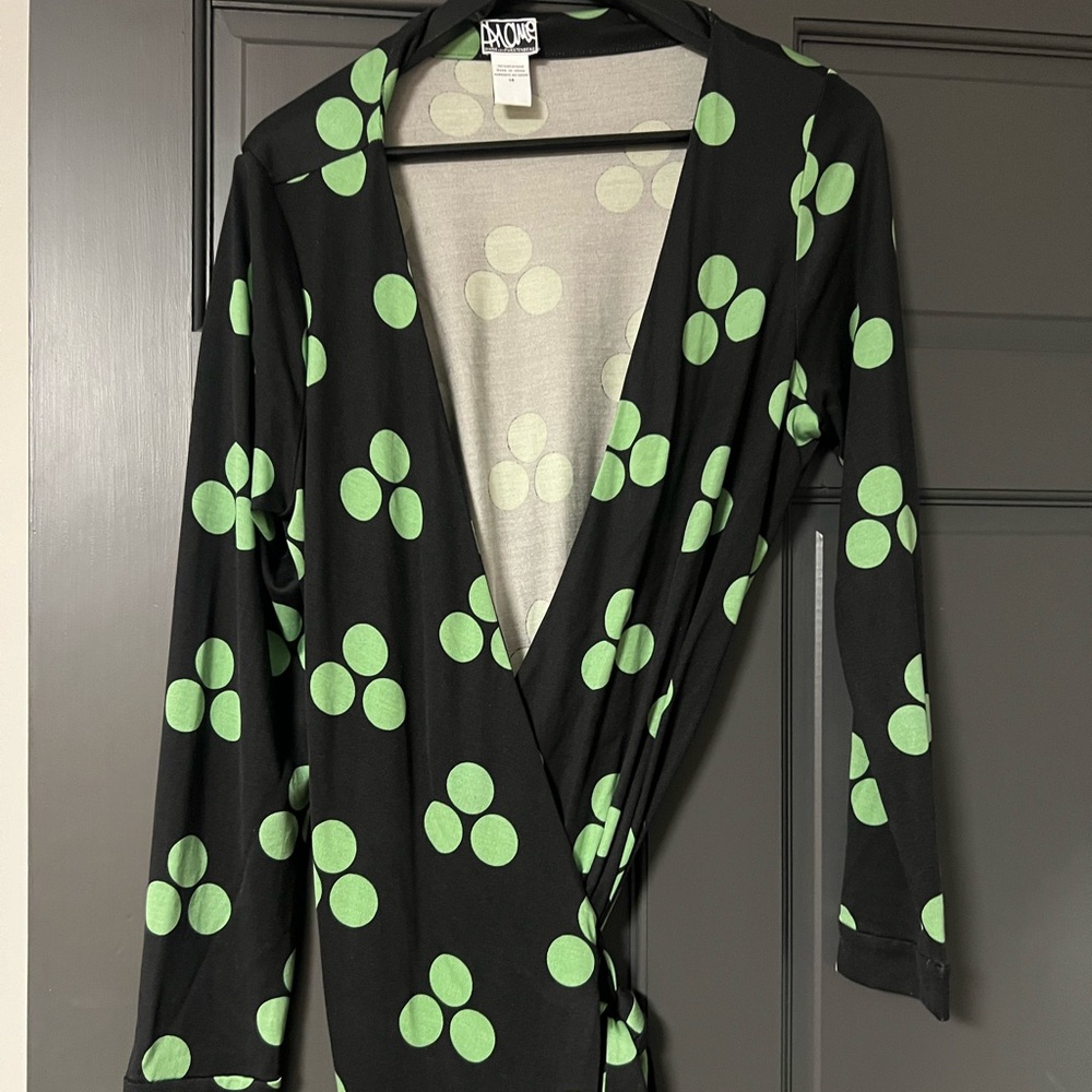 Iconic vintage Diane von Fürstenberg (DVF) wrap dress. Mint condition. Size 14.